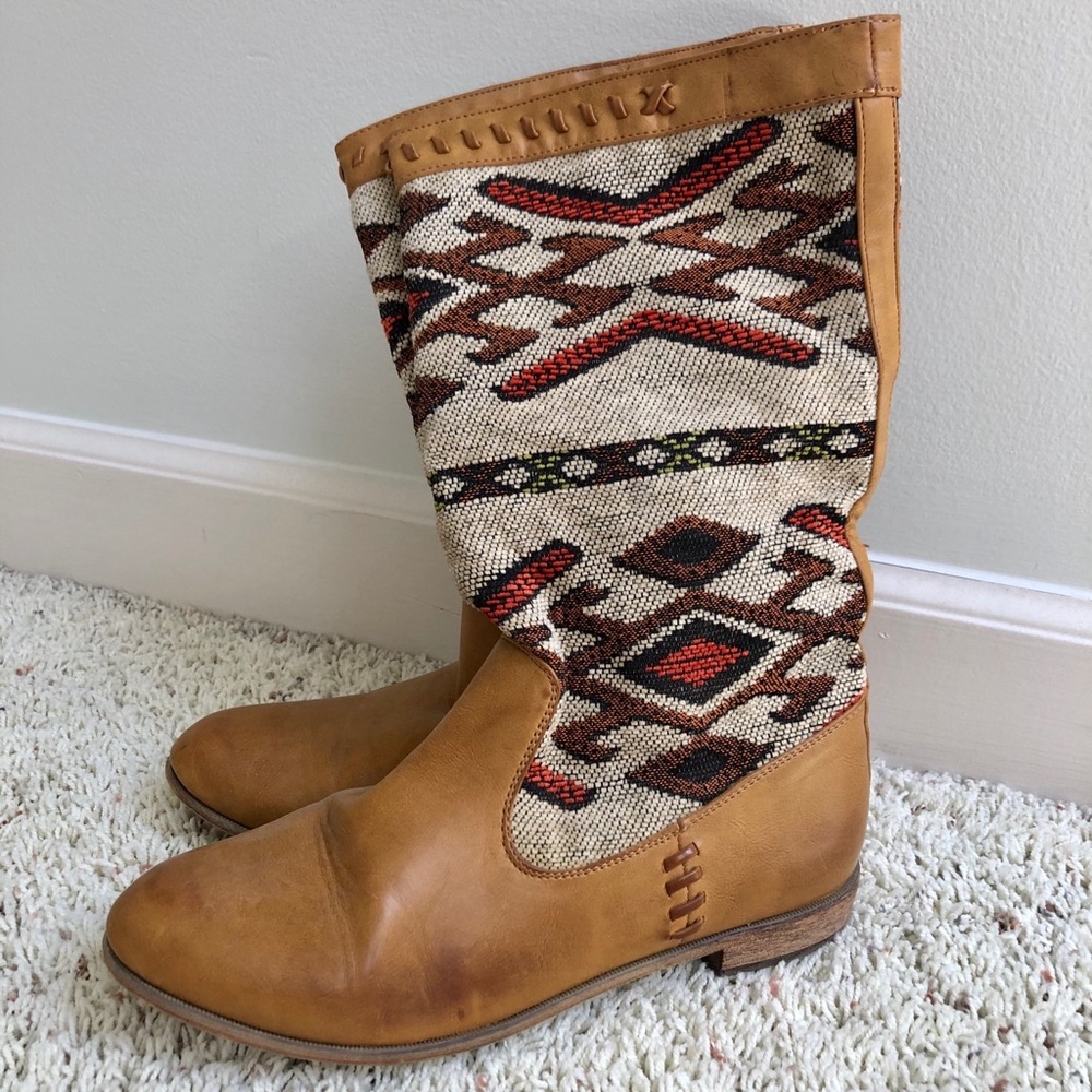 Size 9 Nava Tribal Faux Leather Boho Boots
